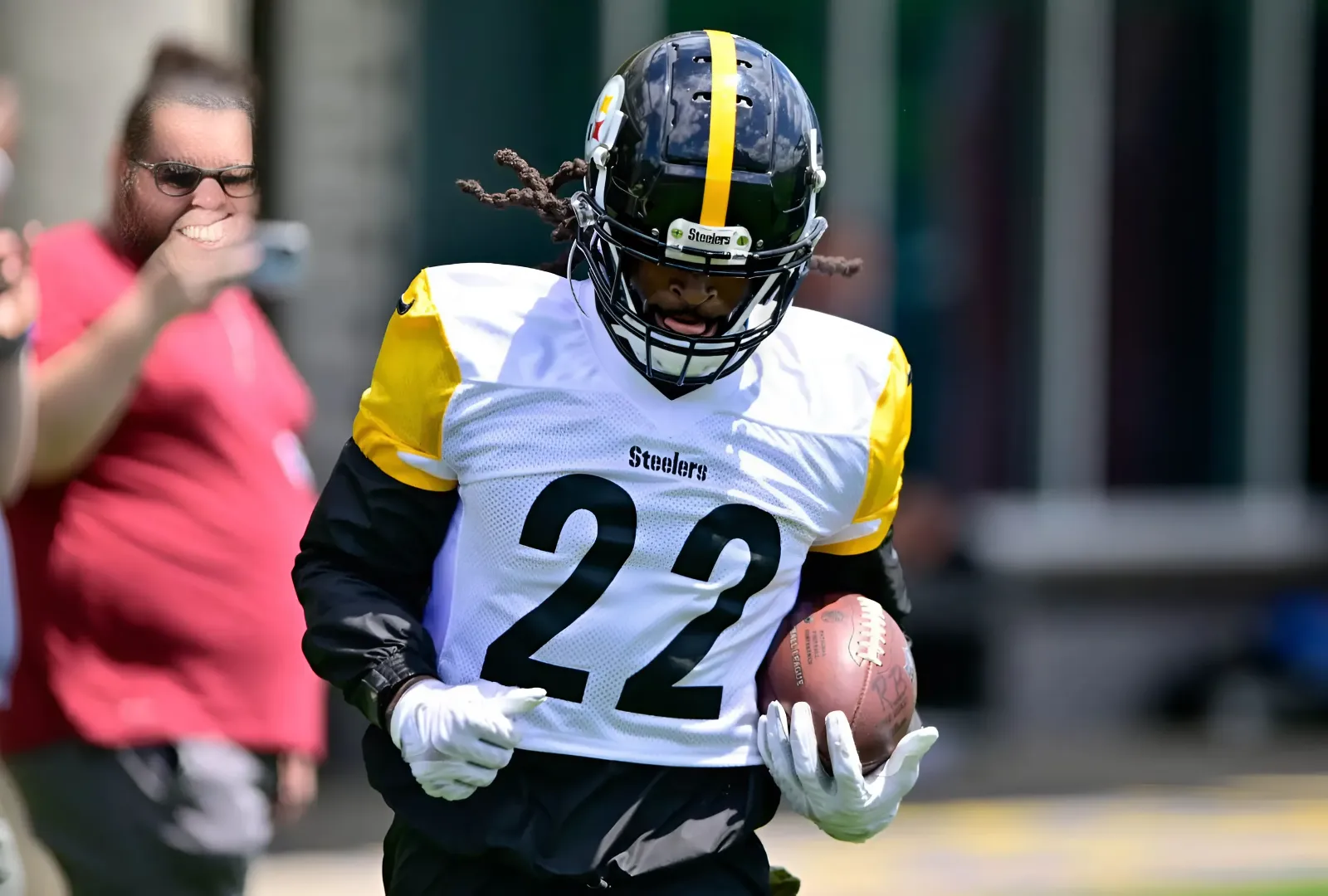 Najee Harris an Excused Absence from First Day of Steelers Minicamp