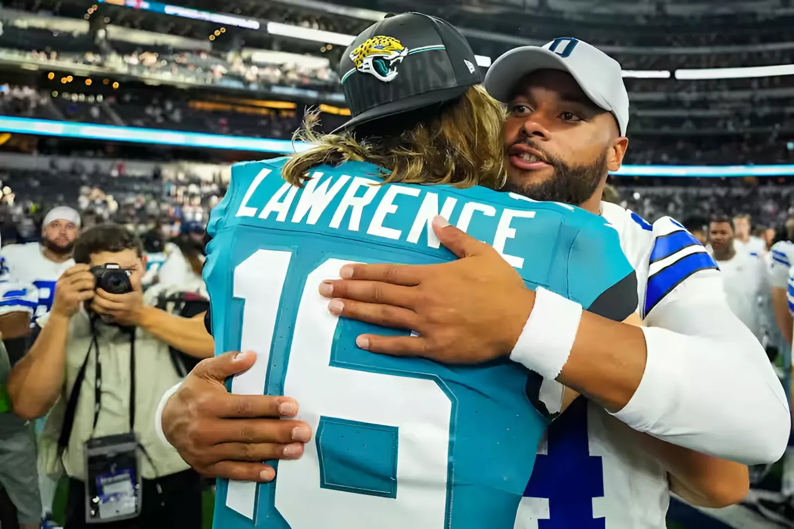 QB Trevor Lawrence, Jaguars agree to a 5-year, $275M contract extension, AP source says