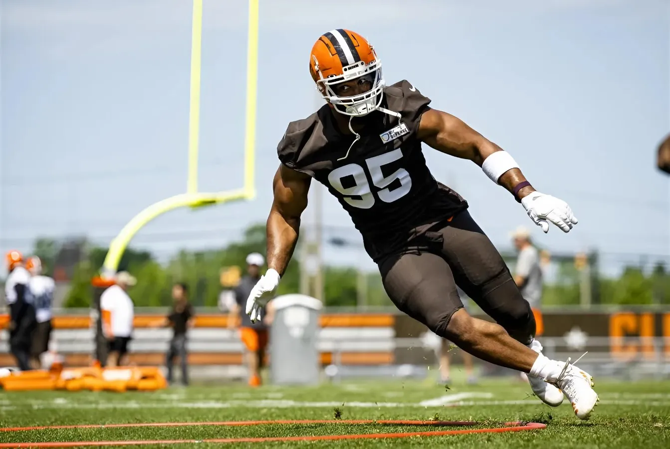 Browns Myles Garrett injury update the day after leaving a drill