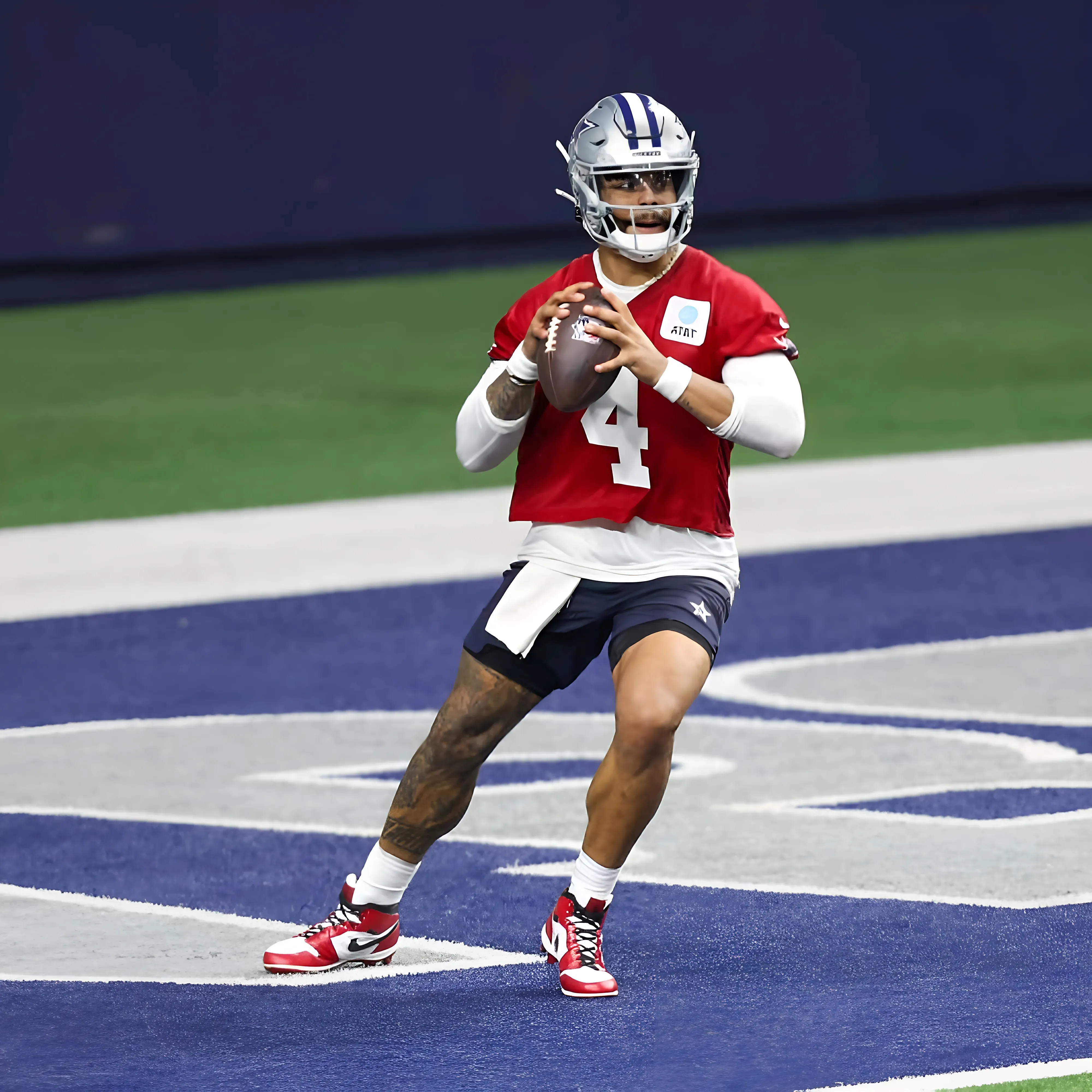 Dak Prescott Contract Prioritized by Cowboys Before Parsons, Lamb Talks-copy