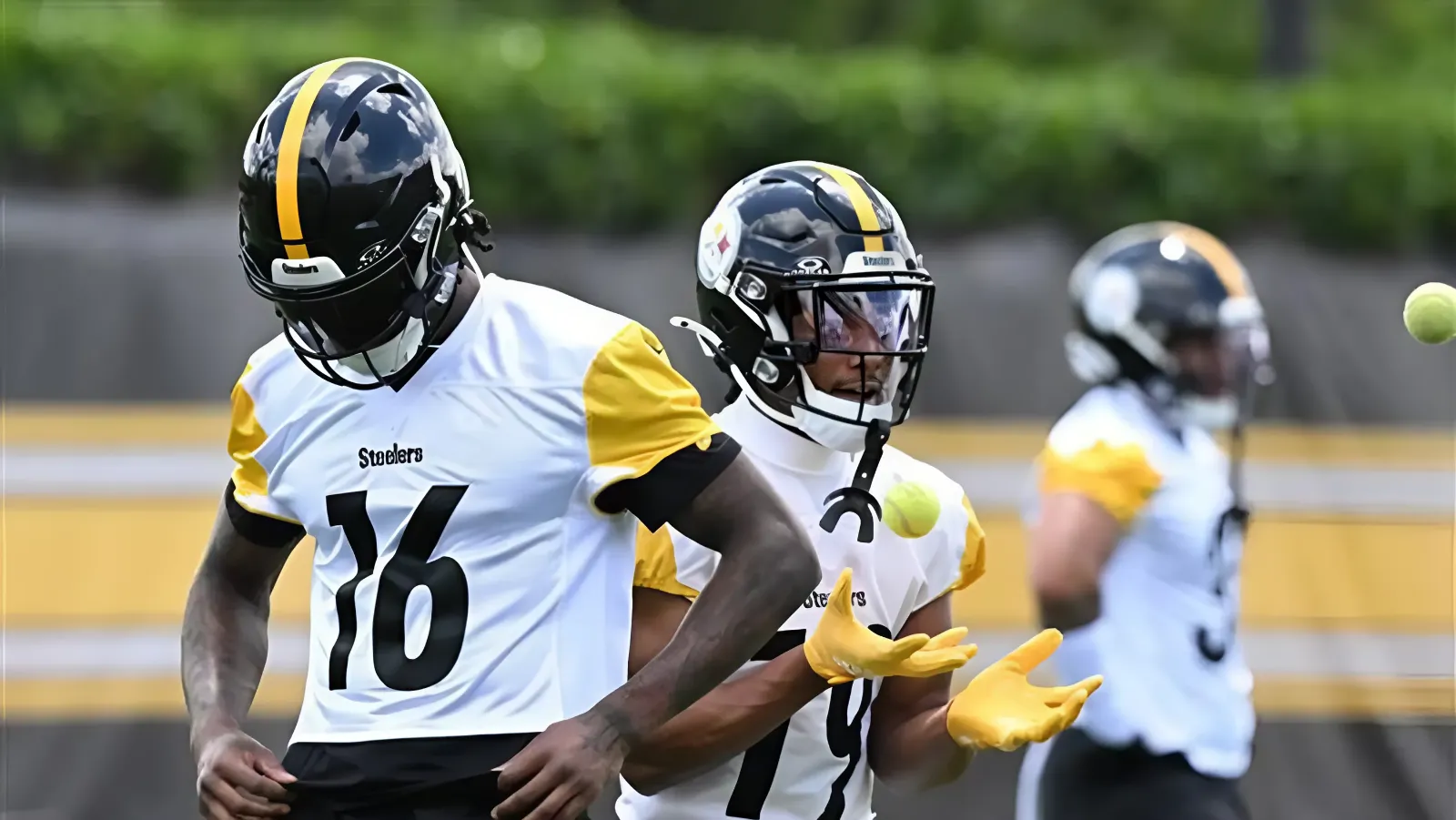 Steelers Are Not Satisfied At Wide Receiver: “Big Swing Appears Imminent”