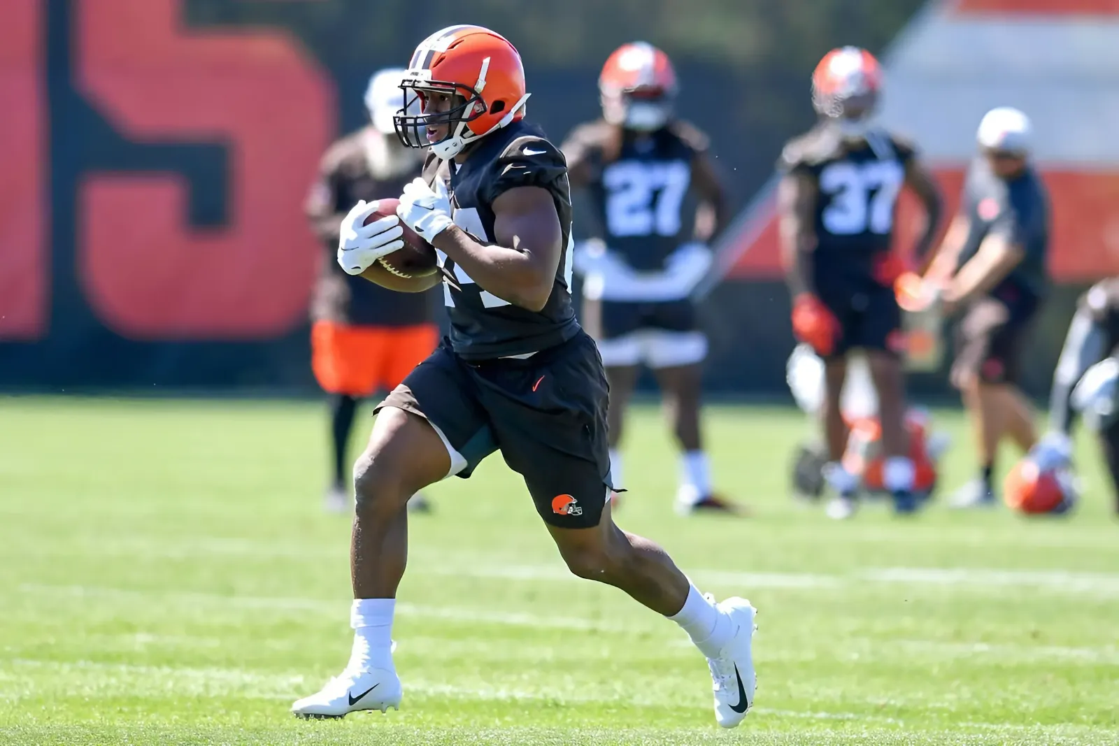 Browns GM Andrew Berry heaps praise on Nick Chubb coming off of season-ending knee injury