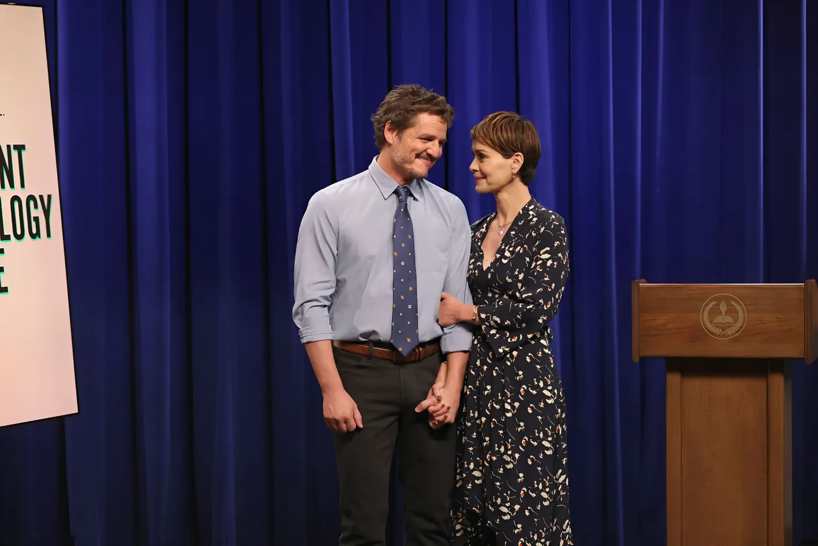 Sarah Paulson Is "Mommy" in SNL's "Fancam Assembly" Sketch with Pedro Pascal