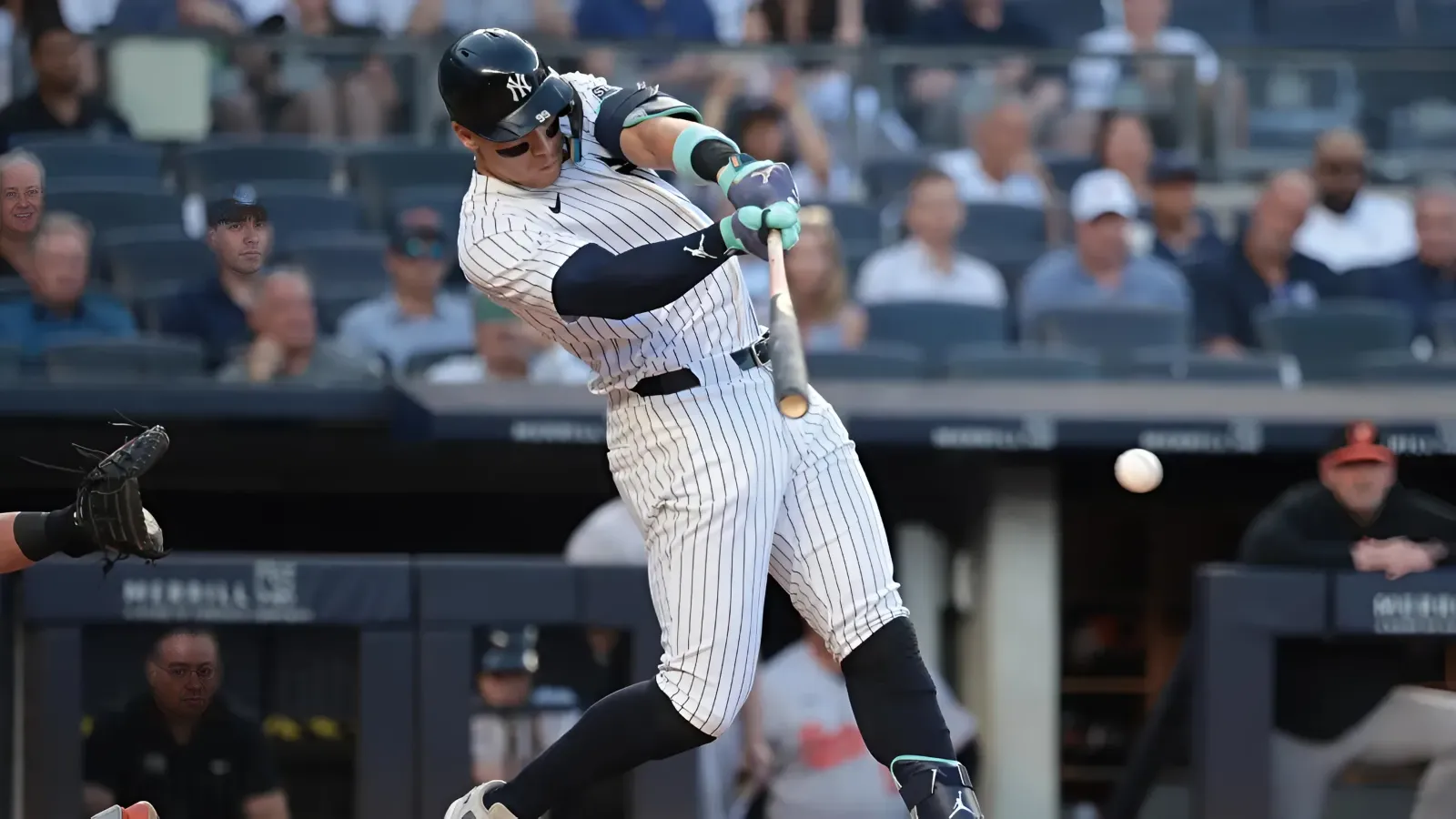 Yankee Captain Aaron Judge Leaves Game Due to Scary Injury