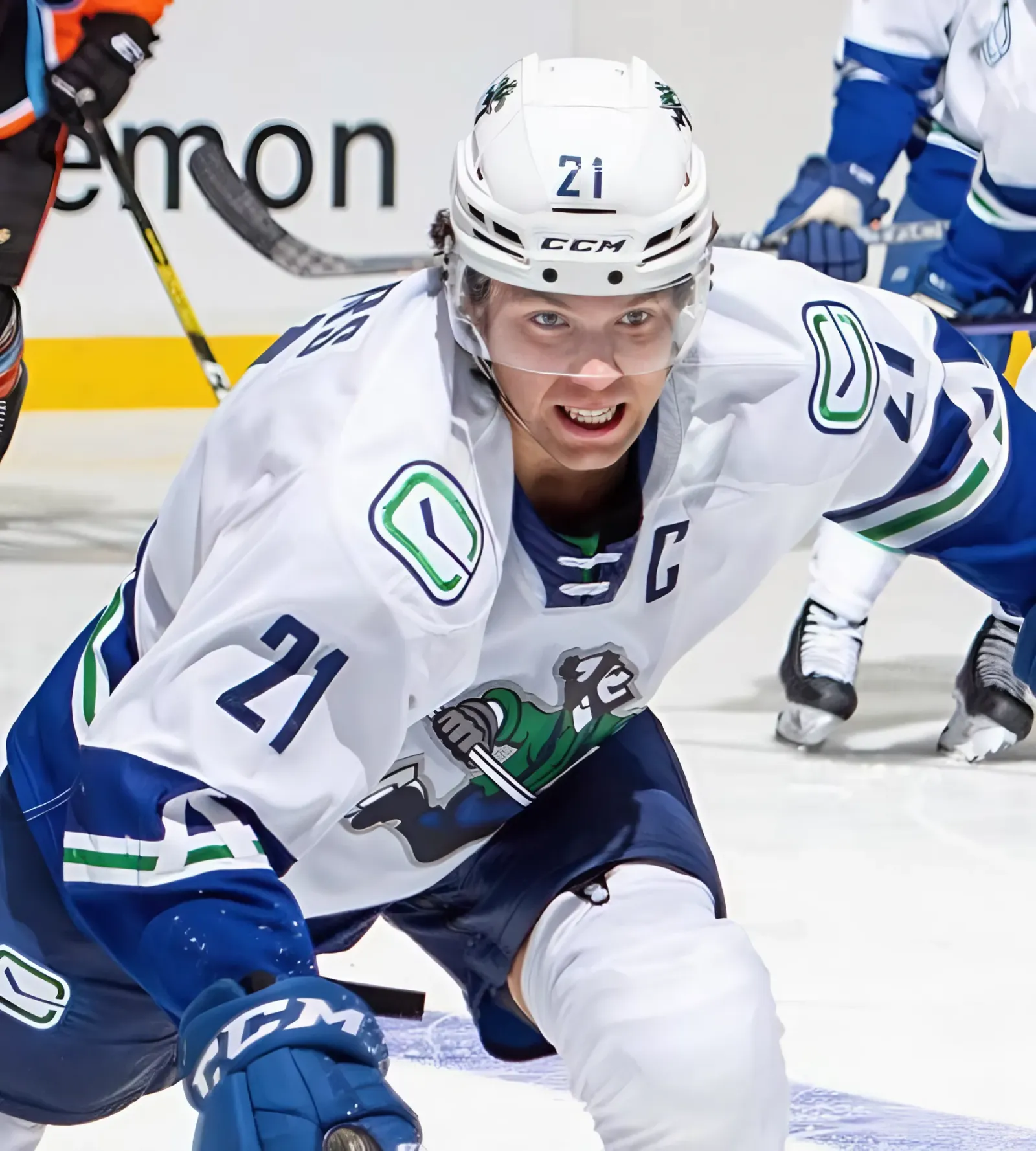 Canucks sign Abbotsford captain Chase Wouters to a 2-year extension