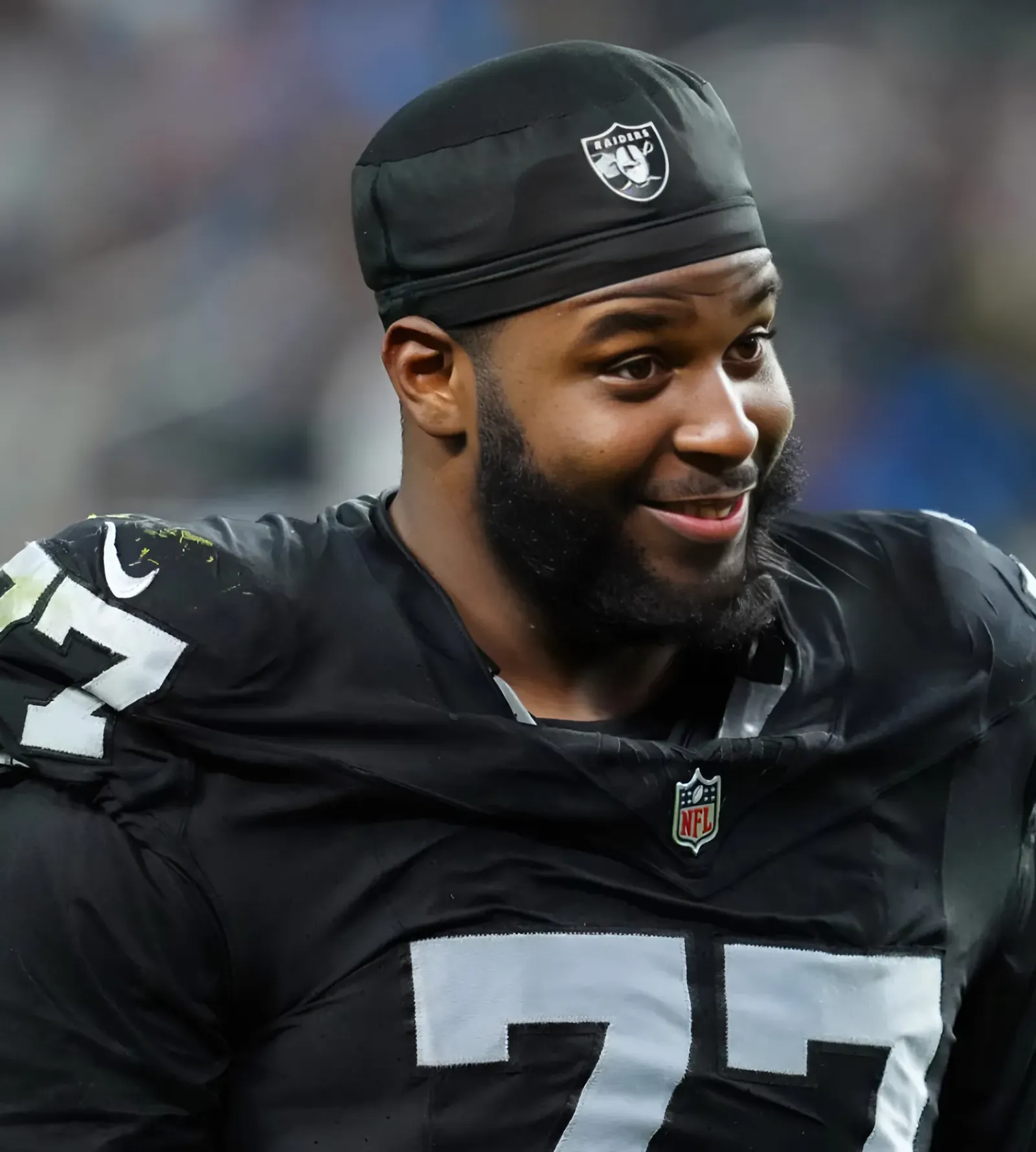 How is the Las Vegas Raiders offensive line shaping up?