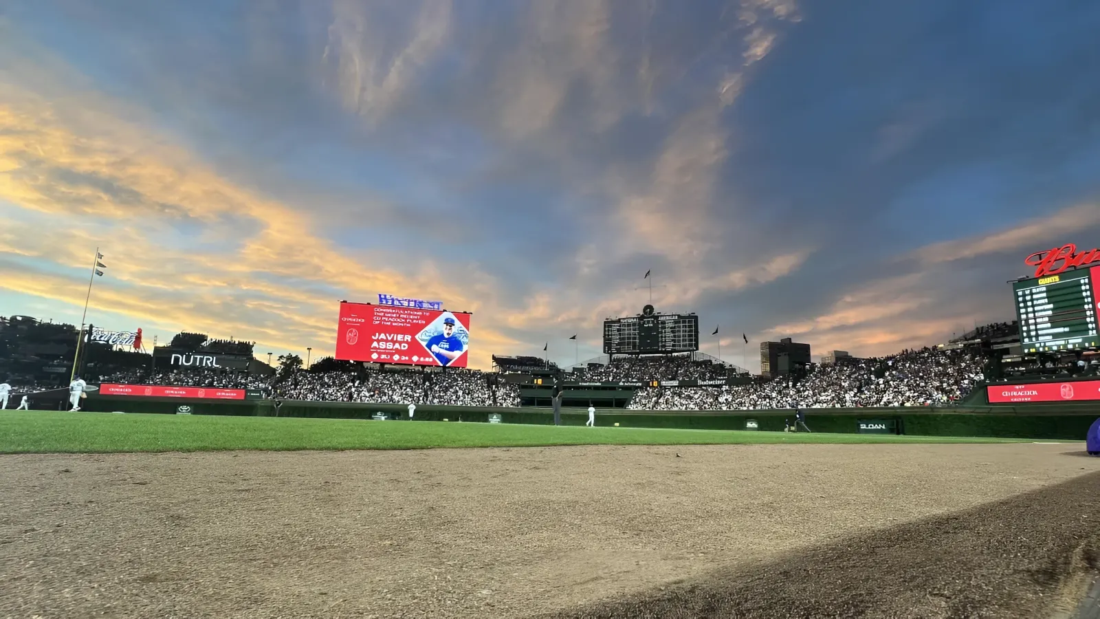 Chicago Cubs Honor Willie Mays With Touching Tribute