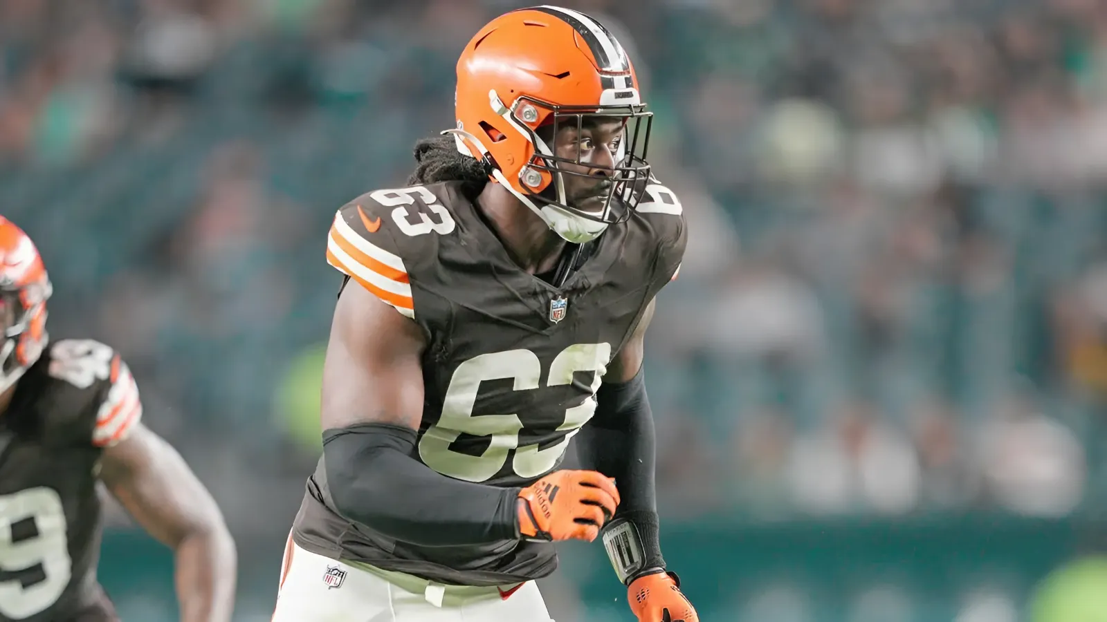 Browns Waive Edge Rusher Lonnie Phelps After DUI Crash