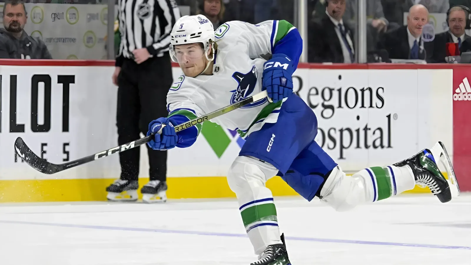 Canucks Rutherford makes right call when it comes to handling Brock Boeser’s next contract