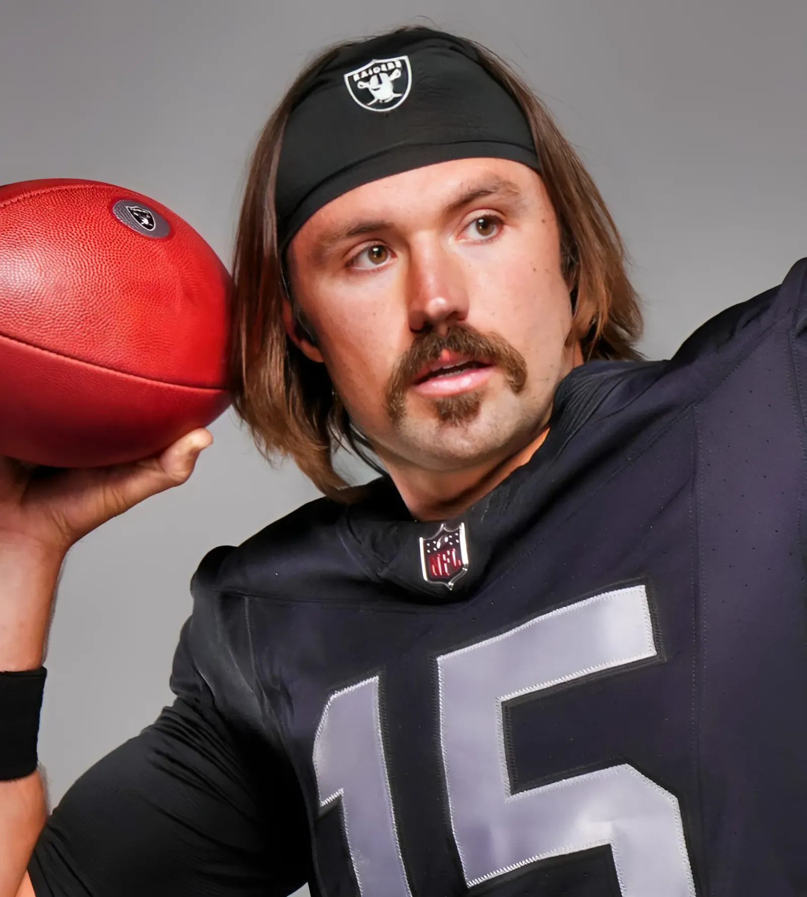 NFL Fans Are In Shambles Over Raiders Photoshoot Exposing Gardner Minshew’s “Tiny” Package