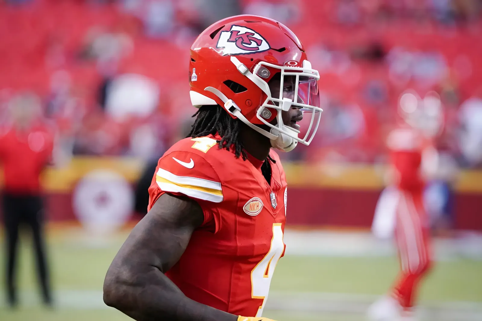 Kansas City Chiefs wide receiver Rashee Rice is seen working out in an iconic tee shirt of Patrick Mahomes