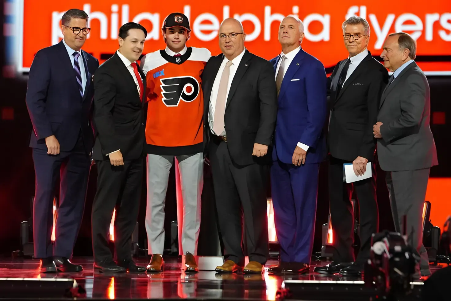 Flyers stack the deck for 2025 draft while taking the gamble on Jett Luchanko