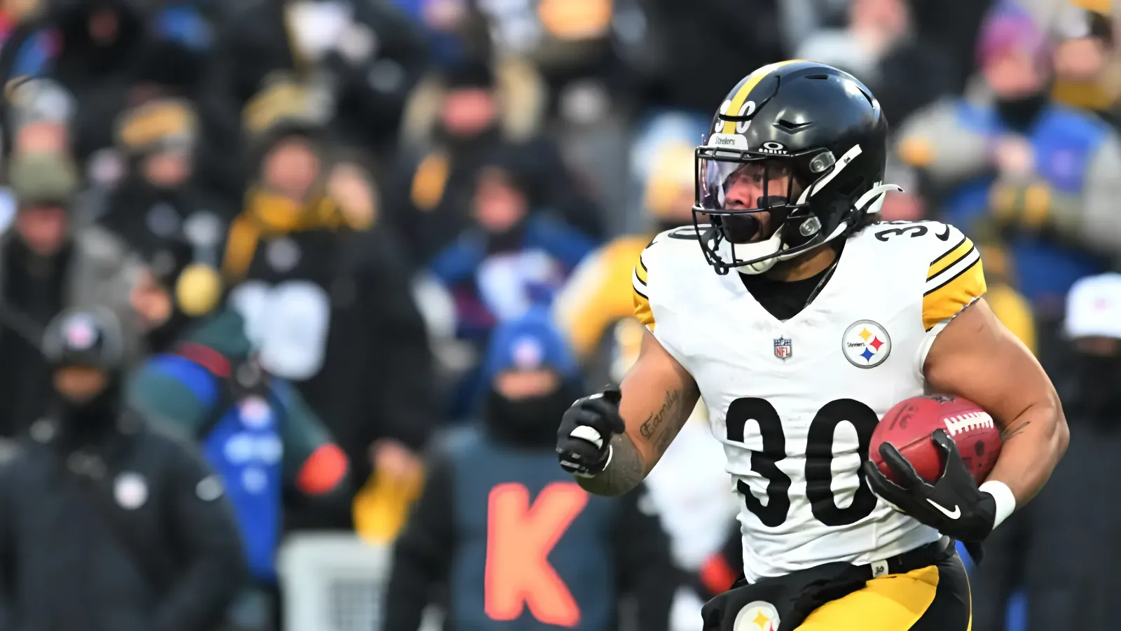 Steelers’ Jaylen Warren In Rare Company With NFL’s Best RB Christian McCaffrey For 2023 Performance