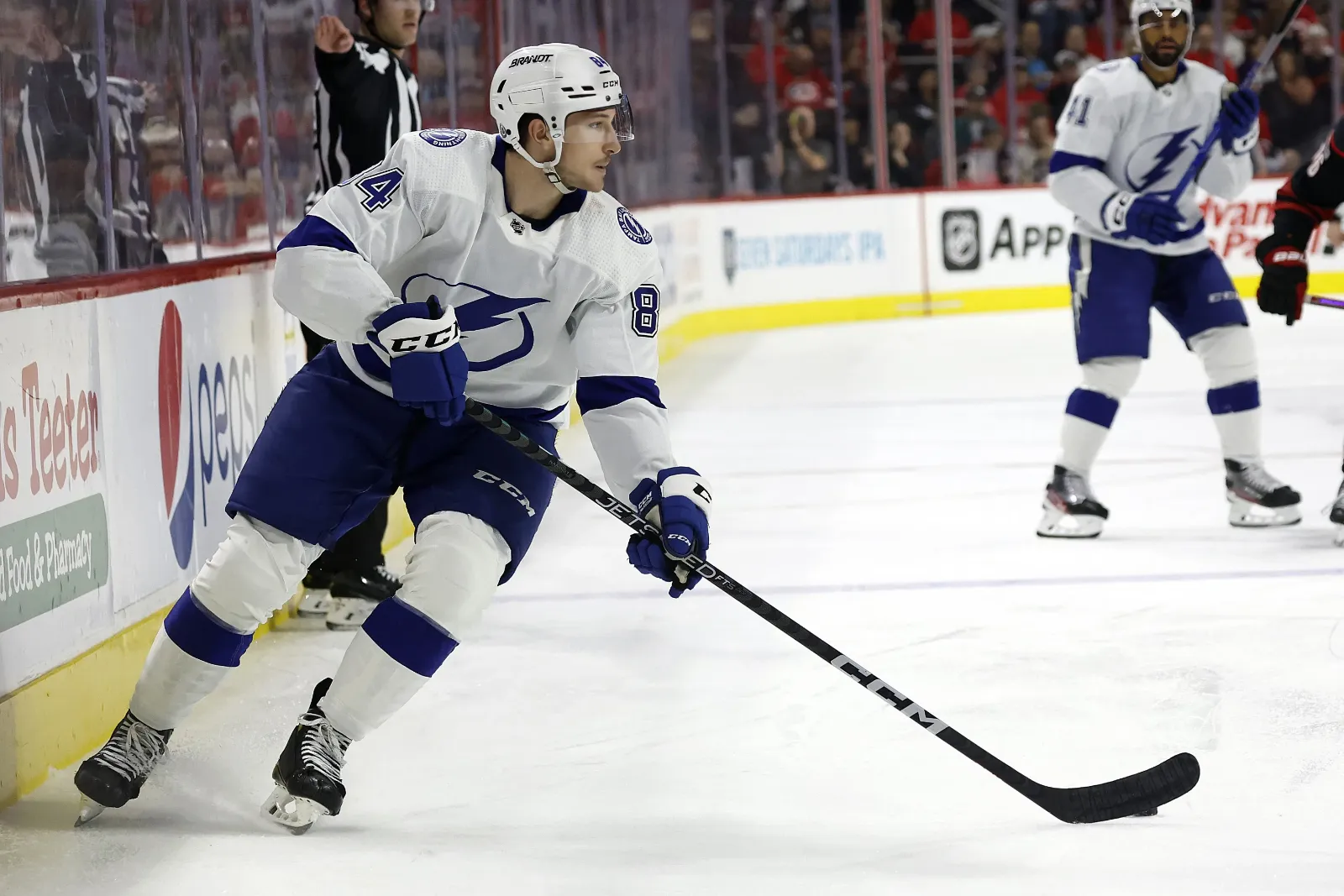 Tampa Bay Lightning trade Tanner Jeannot to the Los Angeles Kings