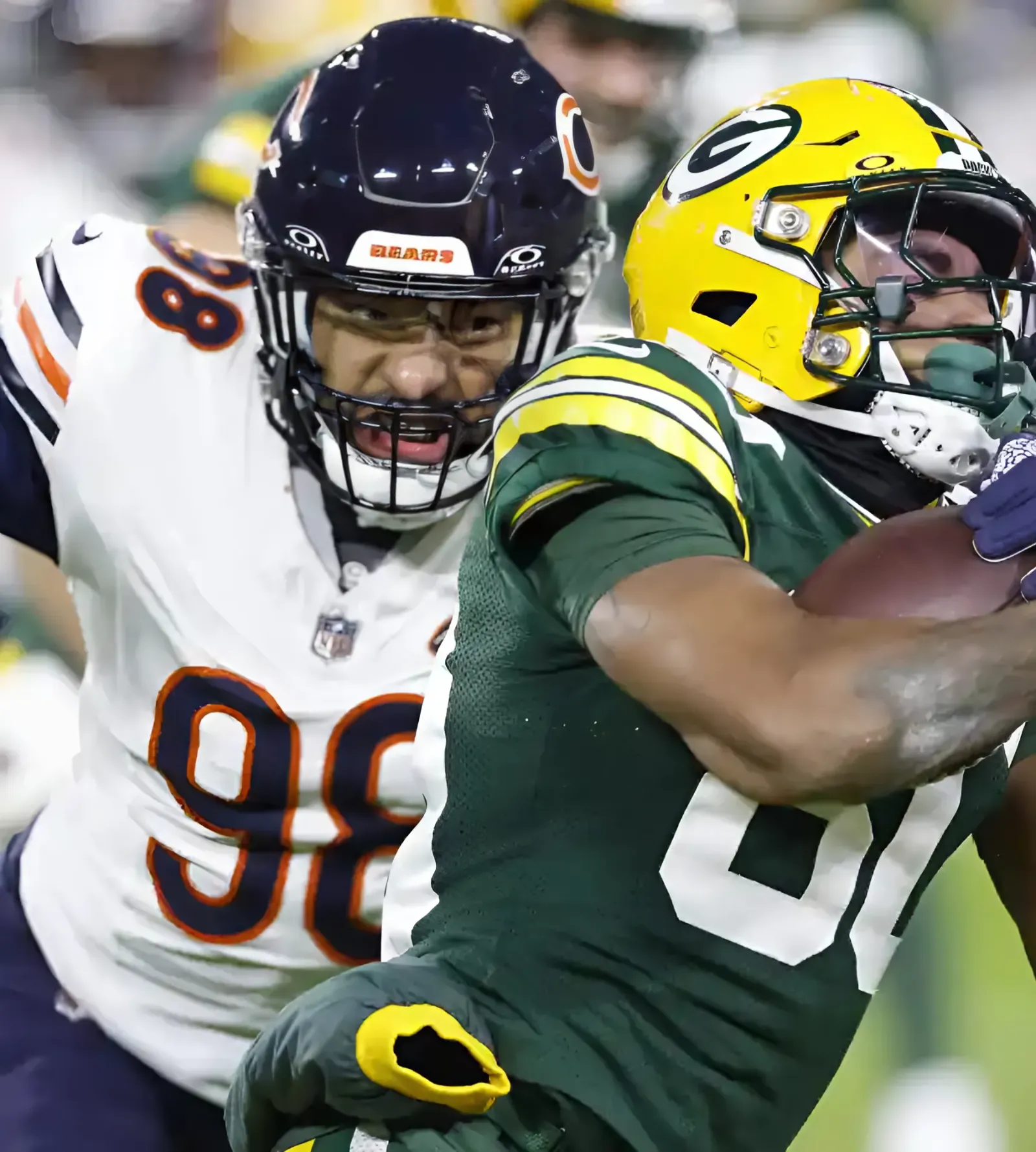 Bears’ Montez Sweat Responds to Trash Talk From Packers’ Preston Smith