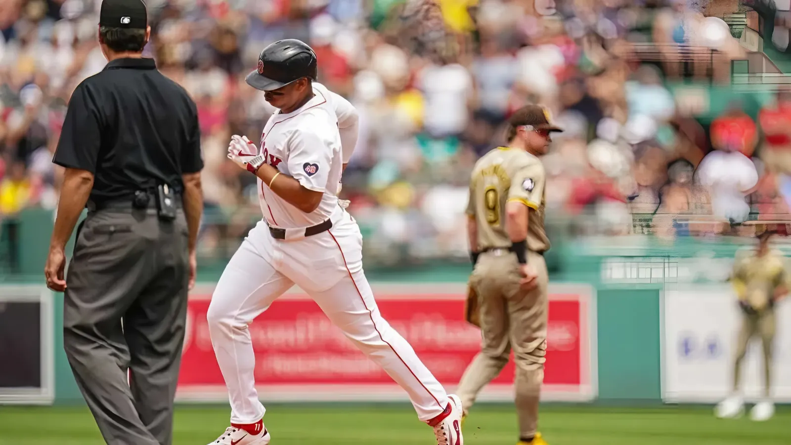 Rafael Devers helps Red Sox salvage series finale vs. Padres