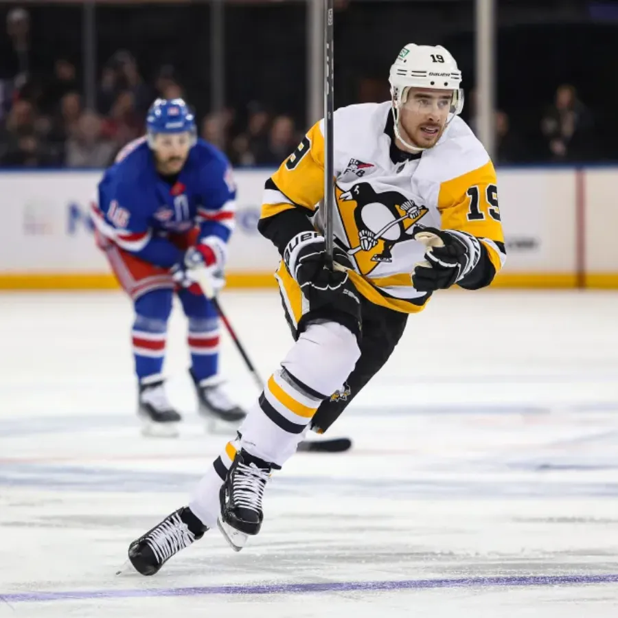 Rangers acquire Reilly Smith in trade with Penguins