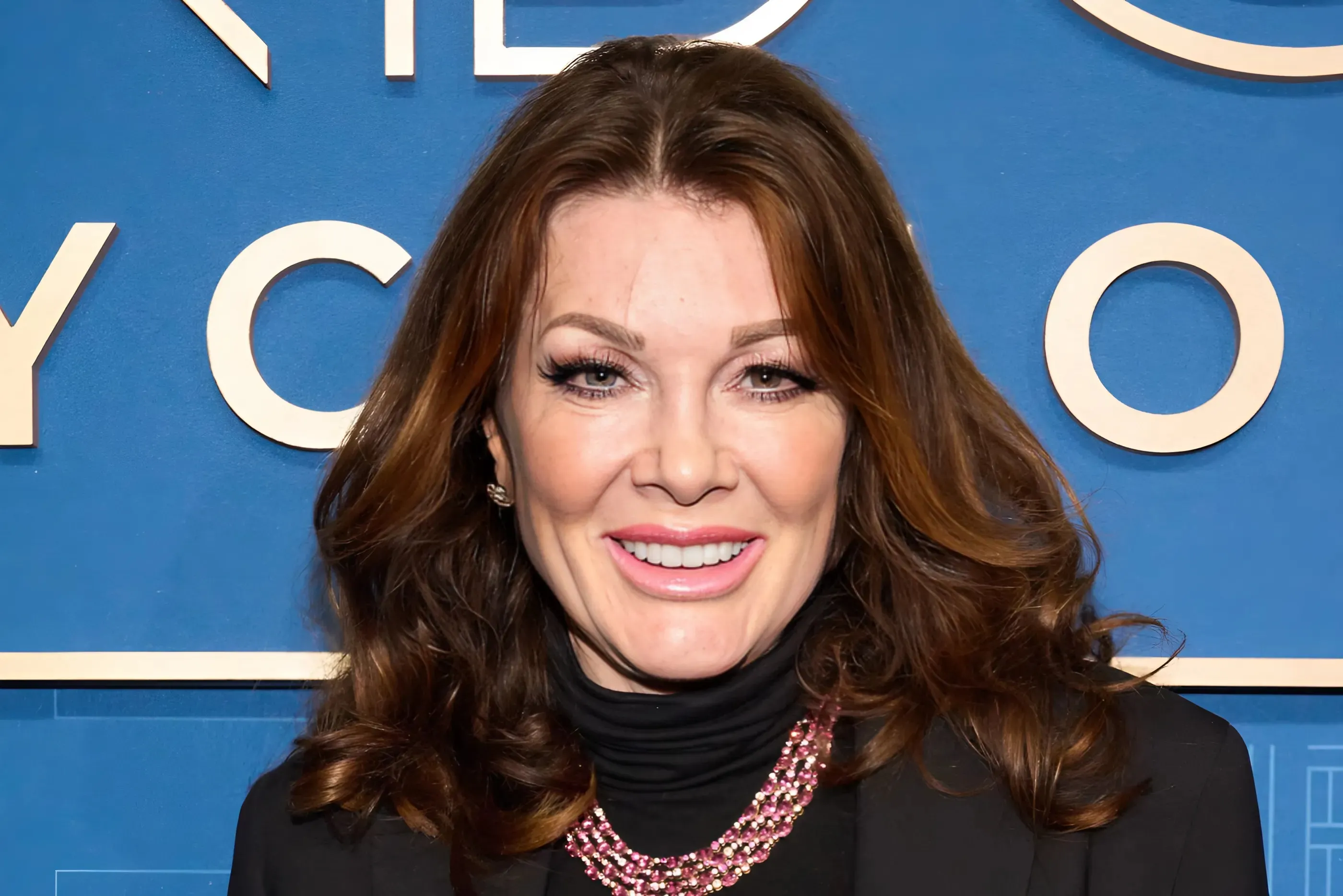 Lisa Vanderpump Shares a New Look at Her Jaw-Dropping Pool: "Beautiful Day" (PHOTO)