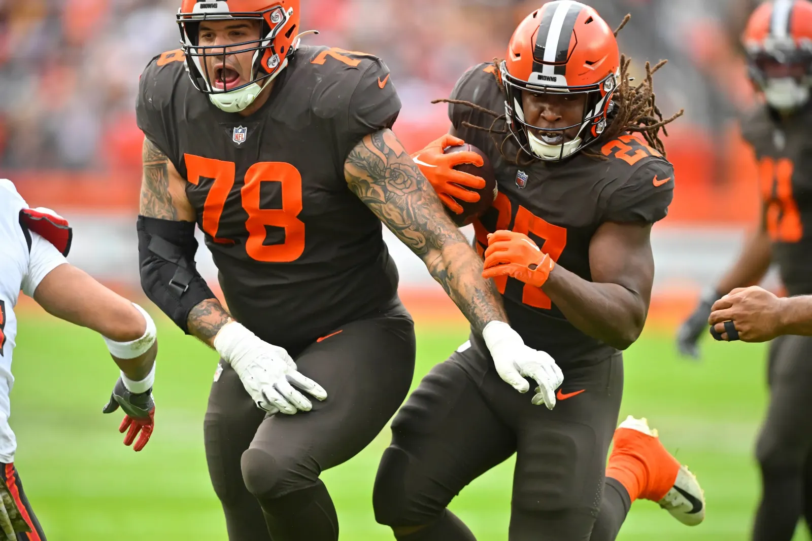 Browns $60 Million Star Sends Message Amid Benching Rumors