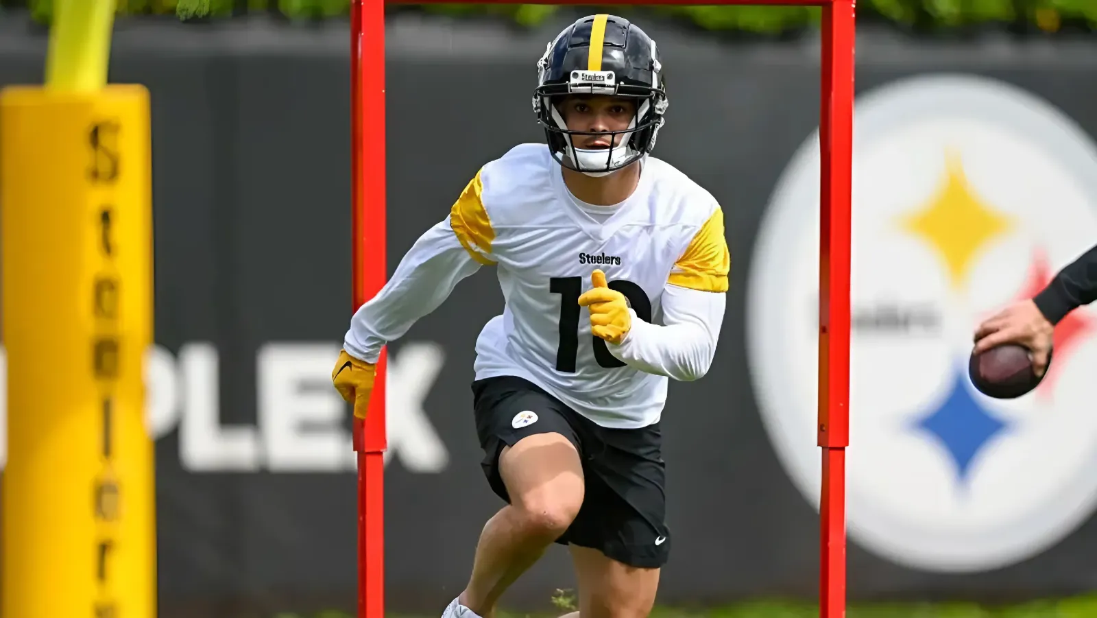 Steelers Rookie With The Highest Pressure On Him Revealed: "The Guy That You Can Argue They Need To Step Up Most In Year 1"