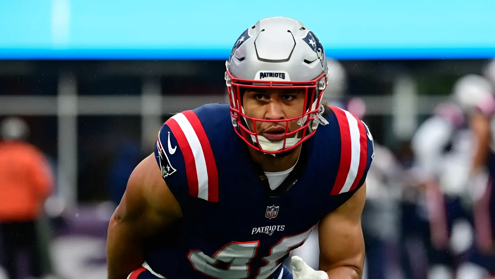 Patriots Sign LB Jahlani Tavai To Three-Year, $15M Extension