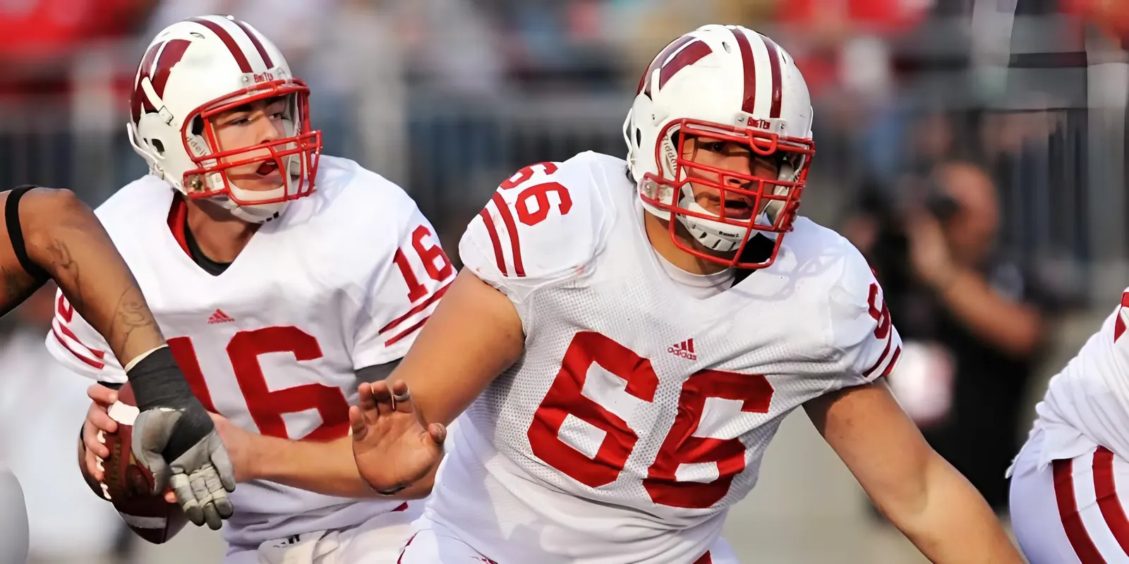 Former Wisconsin Badger and Atlanta Falcon Peter Konz hosting football camp