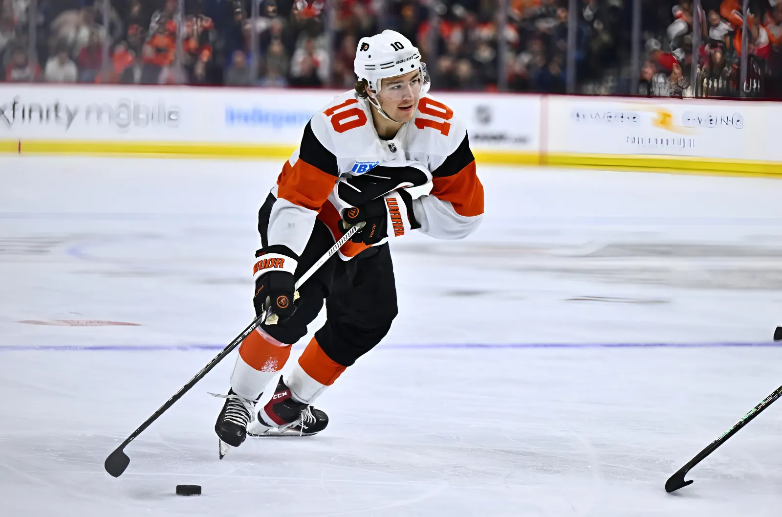 Philadelphia Flyers re-sign forward Bobby Brink to two-year contract