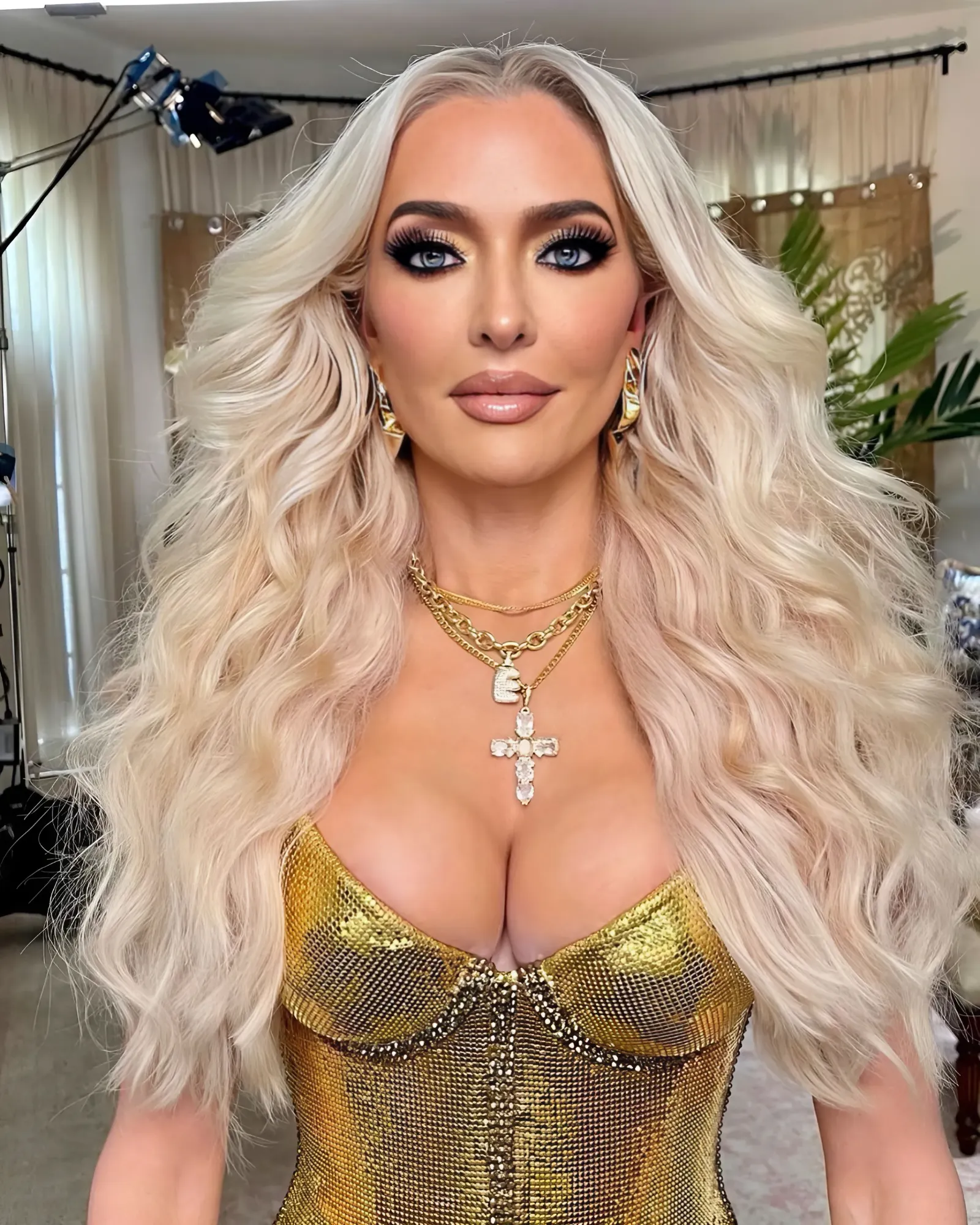 PHOTOS: RHOBH’s Erika Jayne Shows Off Impressive Weight Loss as She Takes Fans Inside Her Workout Routine With Rumored Flame Keith Hodges, Plus She Debuts New Single!