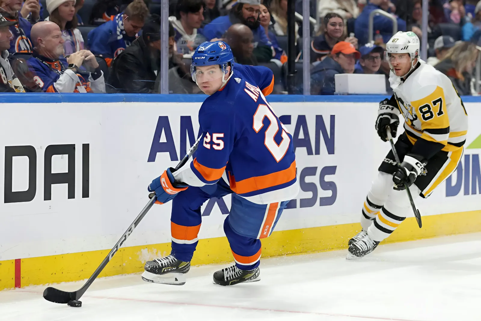 Penguins Sign Former Islanders Defenseman Aho