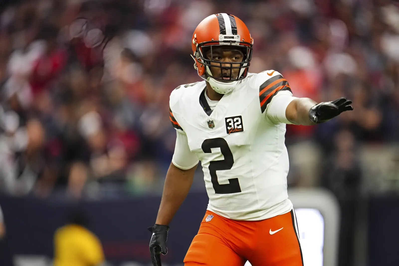 Browns 3-Team Trade Pitch Flips Amari Cooper for All-Pro Left Tackle