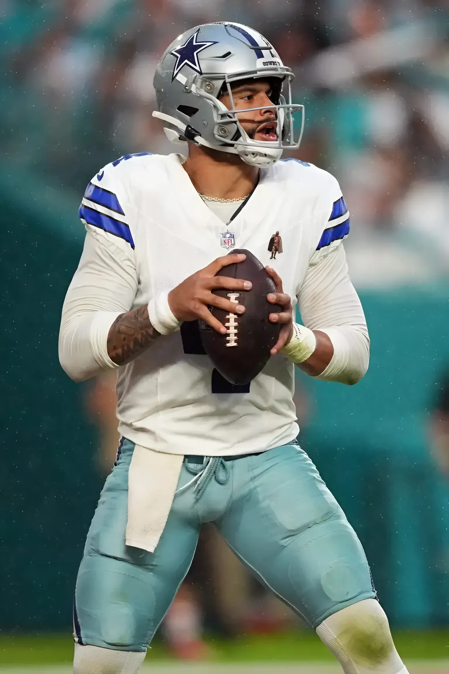 Dallas Cowboys QB Dak Prescott’s Injury Status For Sprained Foot Suddenly Changes