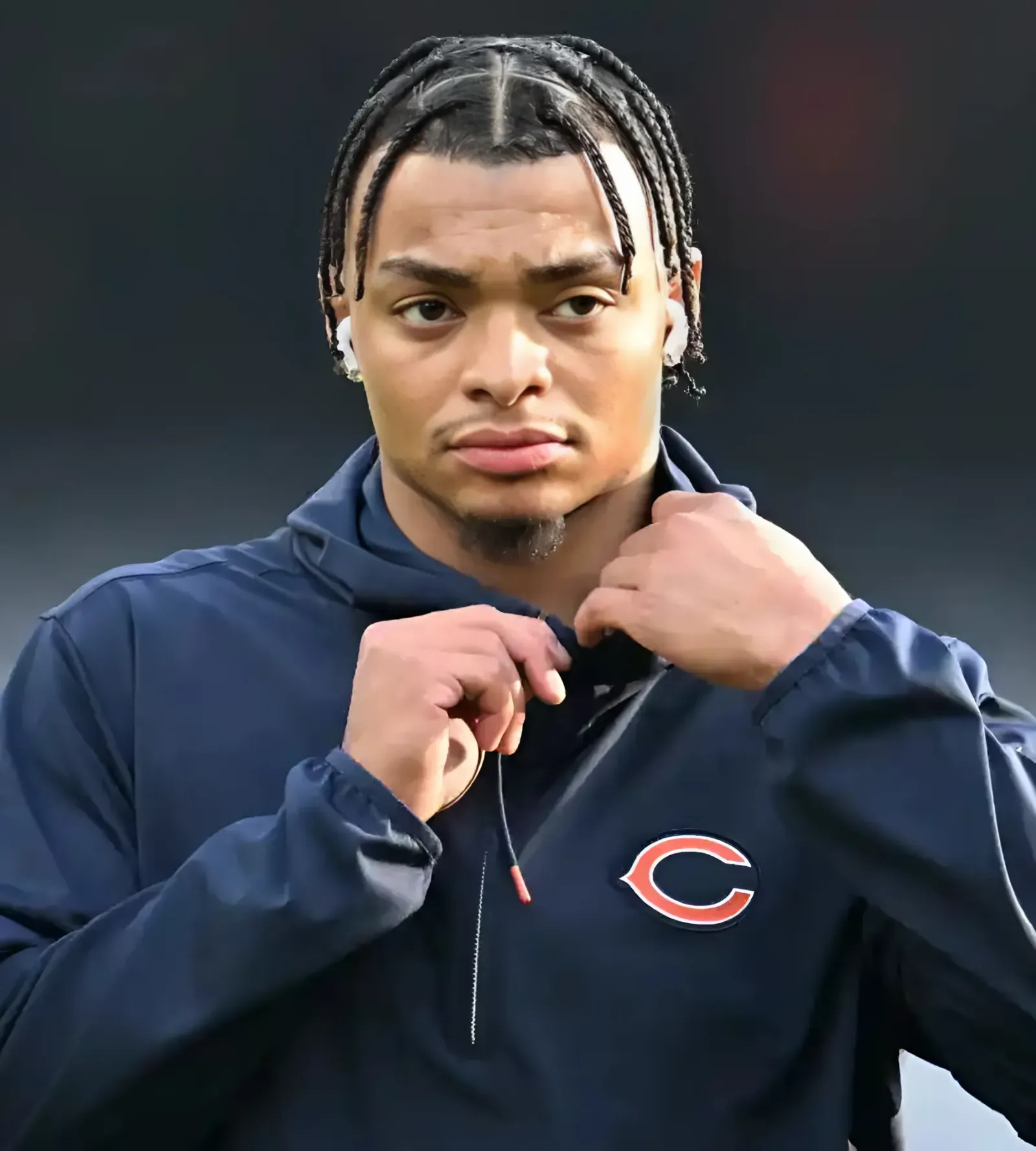 Shirtless Photo of Steelers QB Justin Fields Looking Shredded Goes Viral