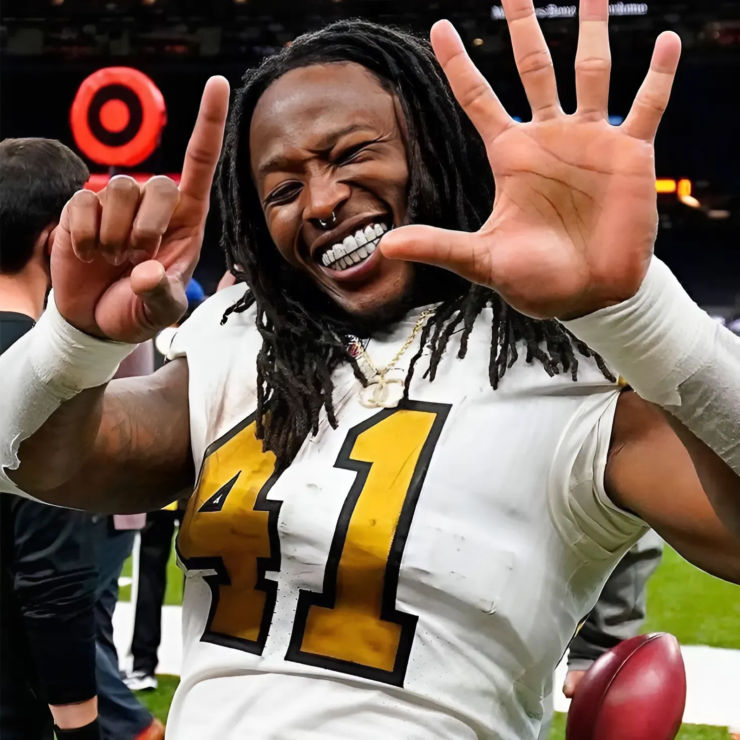 NFL coach points out how major Saints change can help Alvin Kamara look like himself again