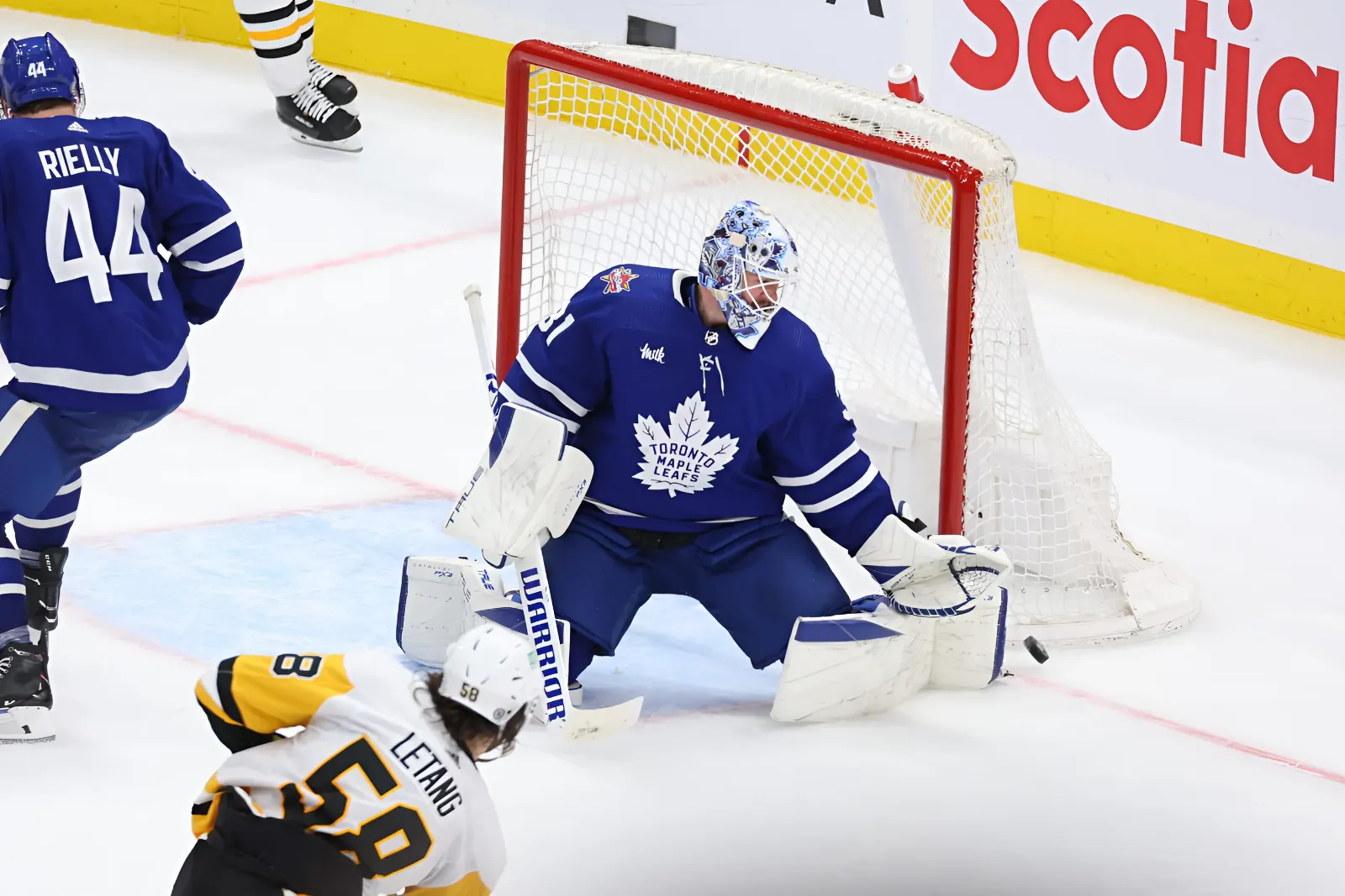 Lightning Should Sign Ex-Maple Leafs Goalie