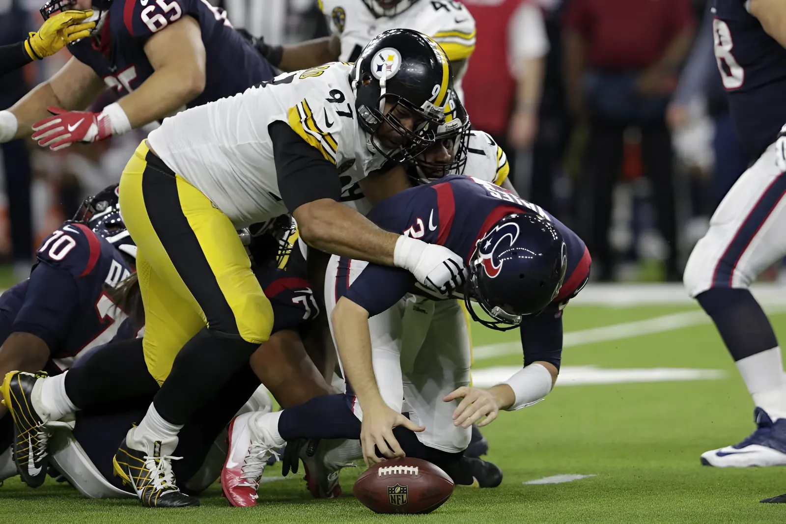 3 potential players on the trade block that the Houston Texans could use