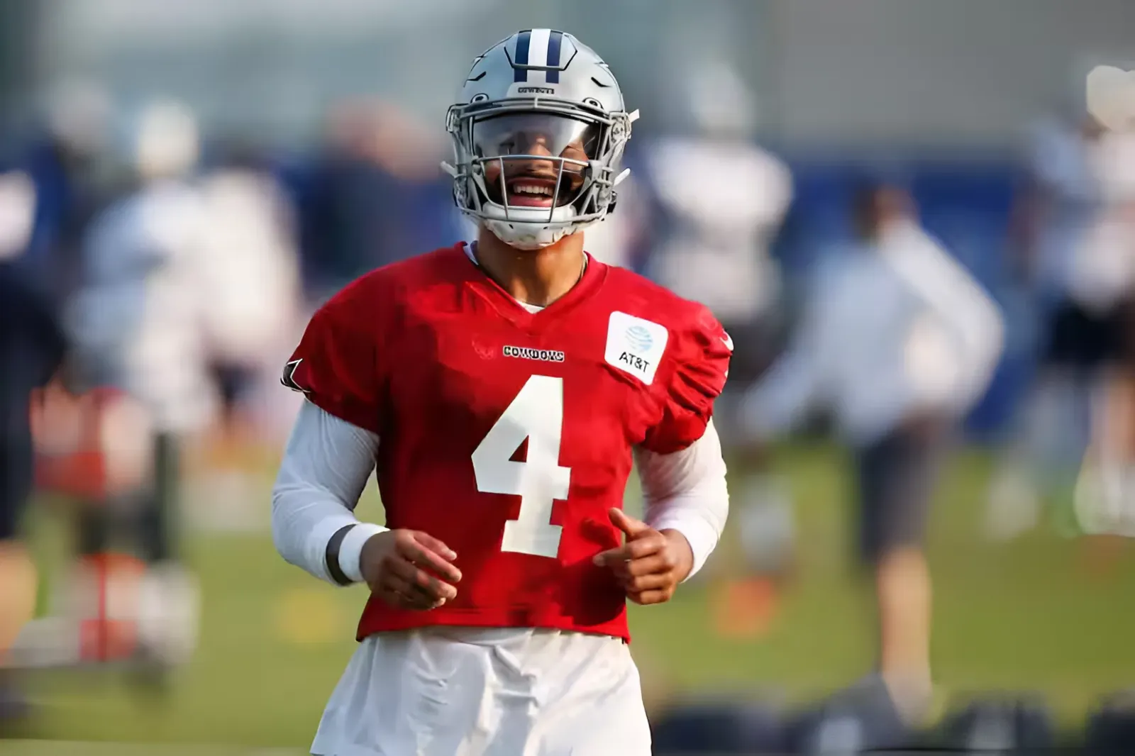 Dak Prescott looks totally unbothered after giving Cowboys fans a real injury scare