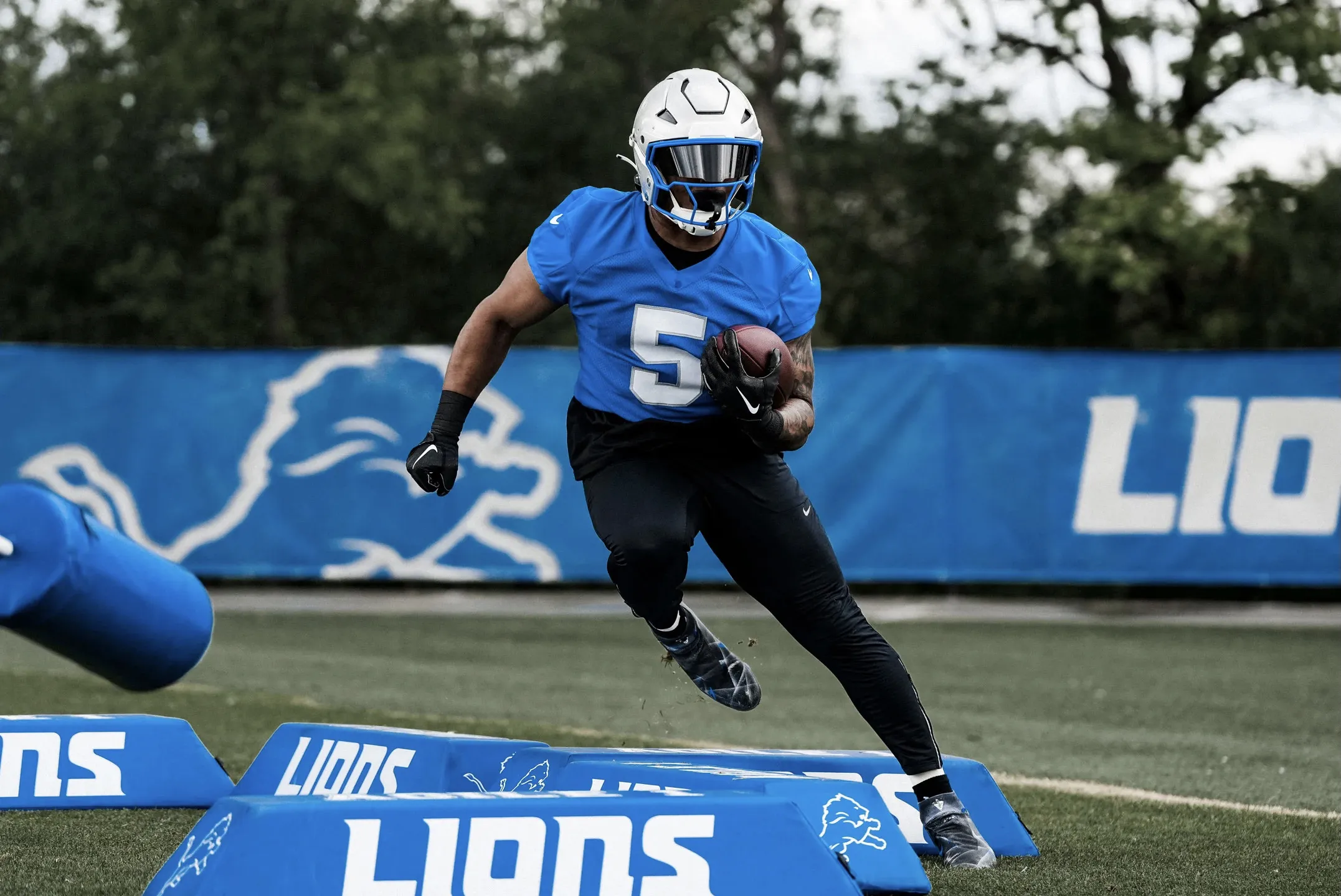 Lions’ David Montgomery Turns Heads With ‘Unreal’ Workout Video