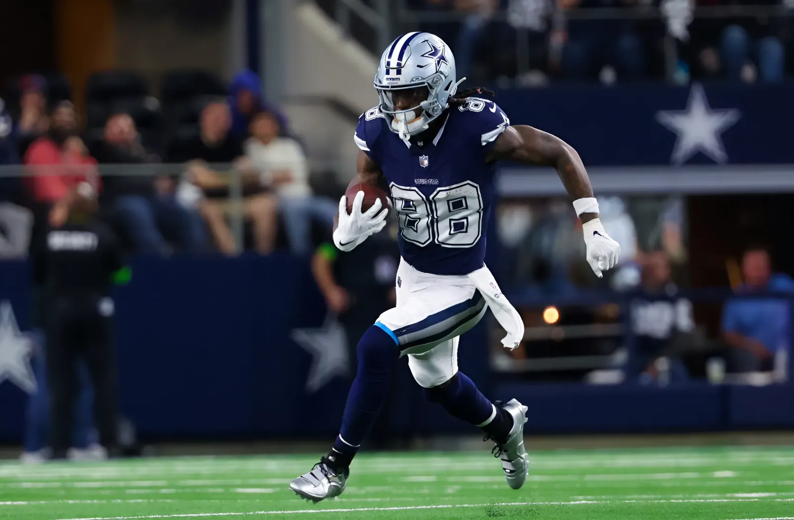 Cowboys’ CeeDee Lamb Drops Blunt Response on Contract Talks