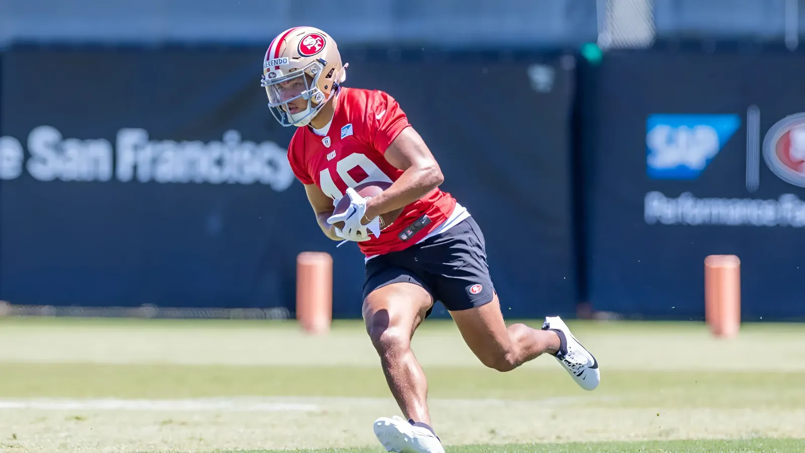 Isaac Guerendo boosts his hopes of bucking 49ers' unfortunate trend by working with franchise legend