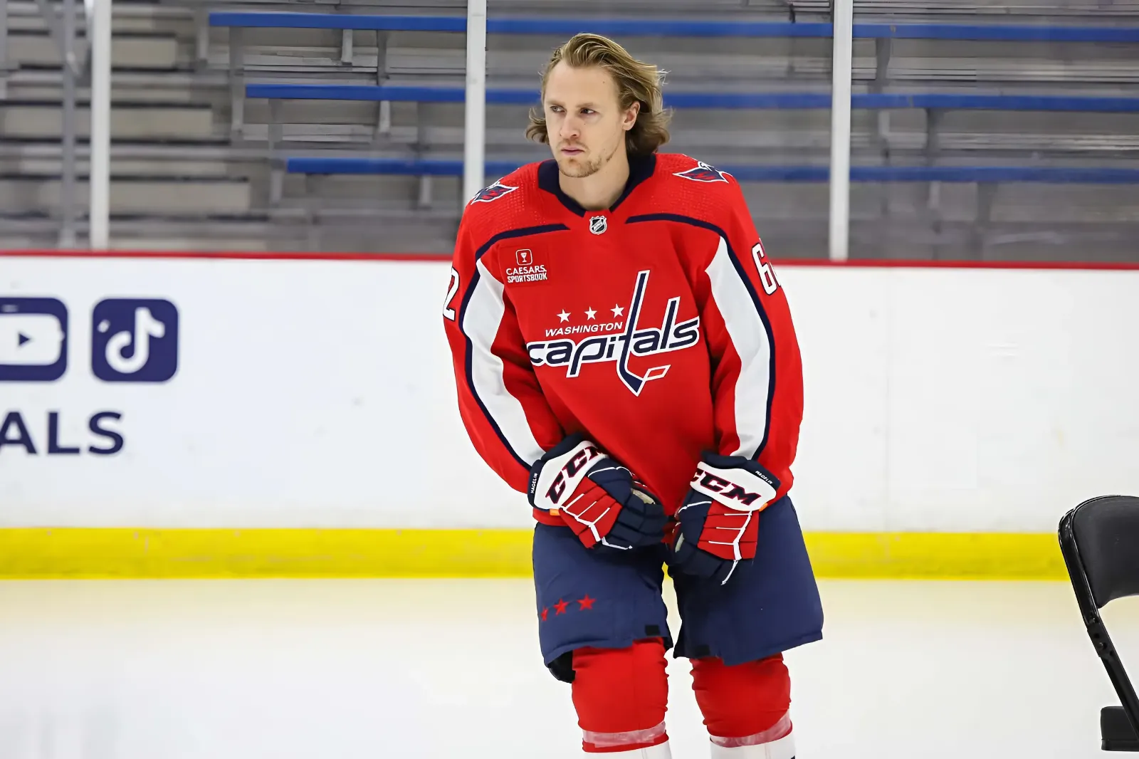 Two years after career-ending eye injury, Carl Hagelin is still healing on the inside