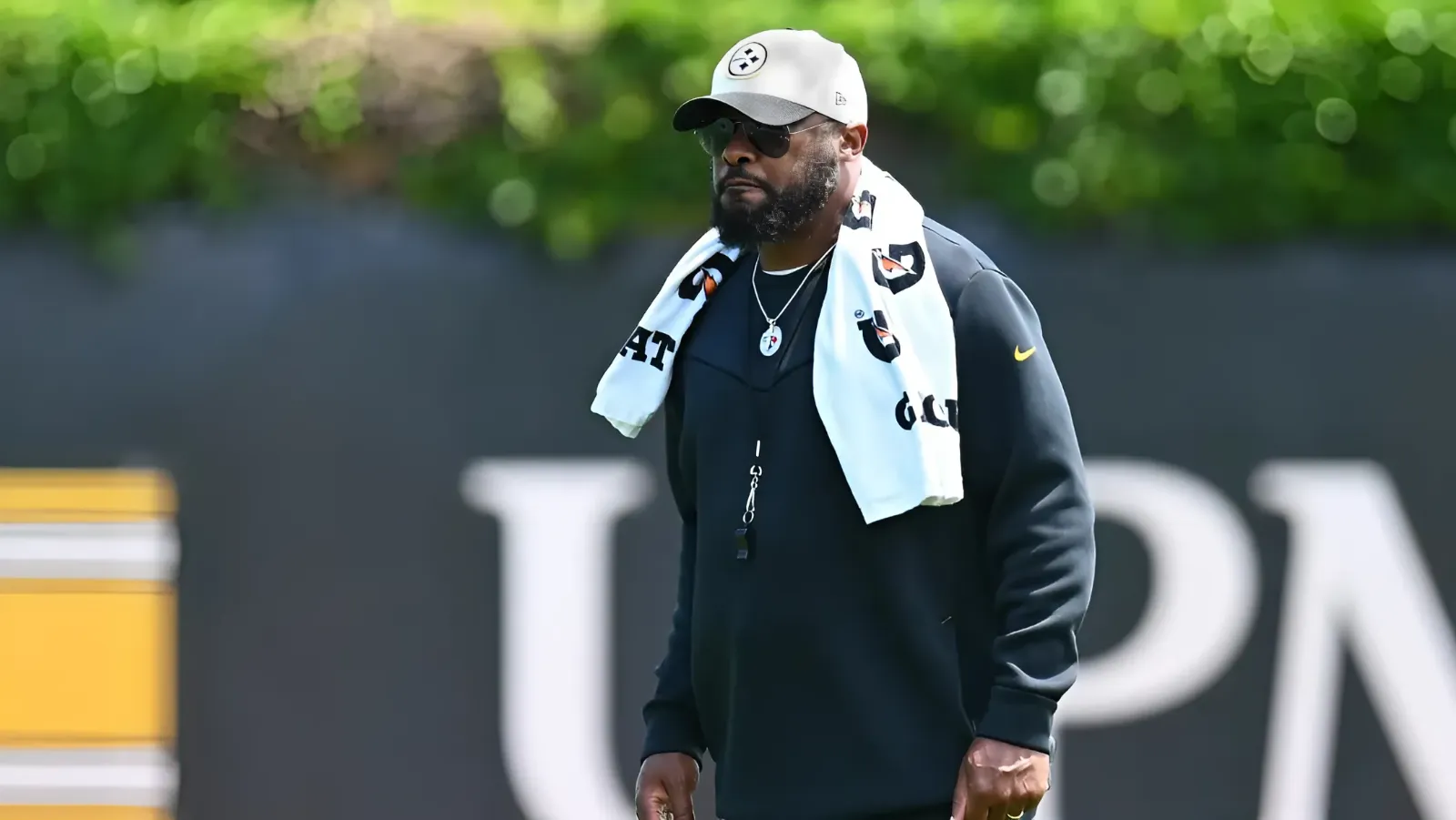 Browns fans open mouth and insert foot on Mike Tomlin's contract extension