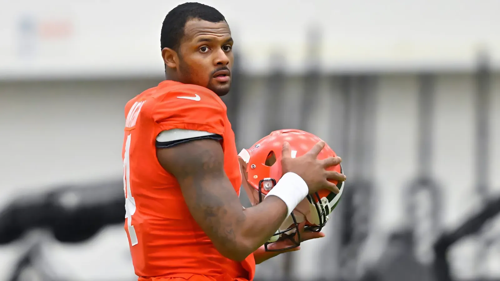 Cleveland Browns' Deshaun Watson Lands Brutal Prediction For 2024