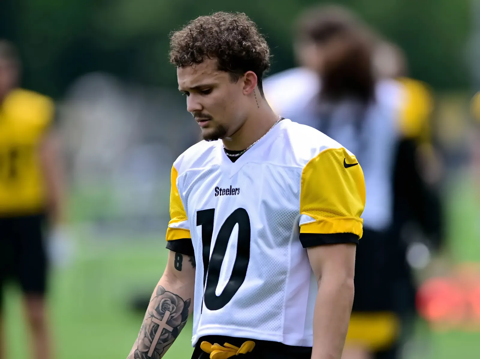 Steelers Rookie WR Roman Wilson Quickly Formed a Bond With WR Coach Zach Azzanni