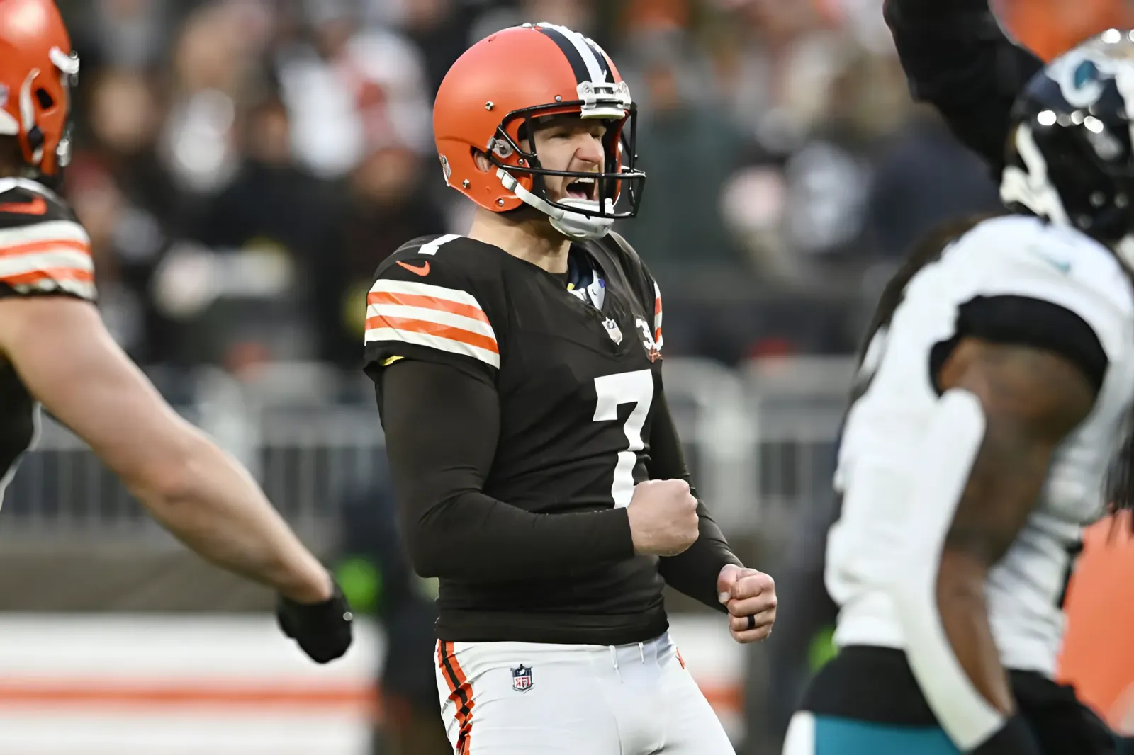 Browns ink kicker Dustin Hopkins to $15.9 million contract extension