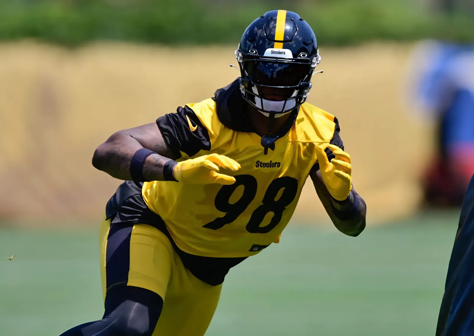 Steelers DE DeMarvin Leal Wants to ‘Prove It to Myself Before Anybody Else’ After Rough 2023 Season