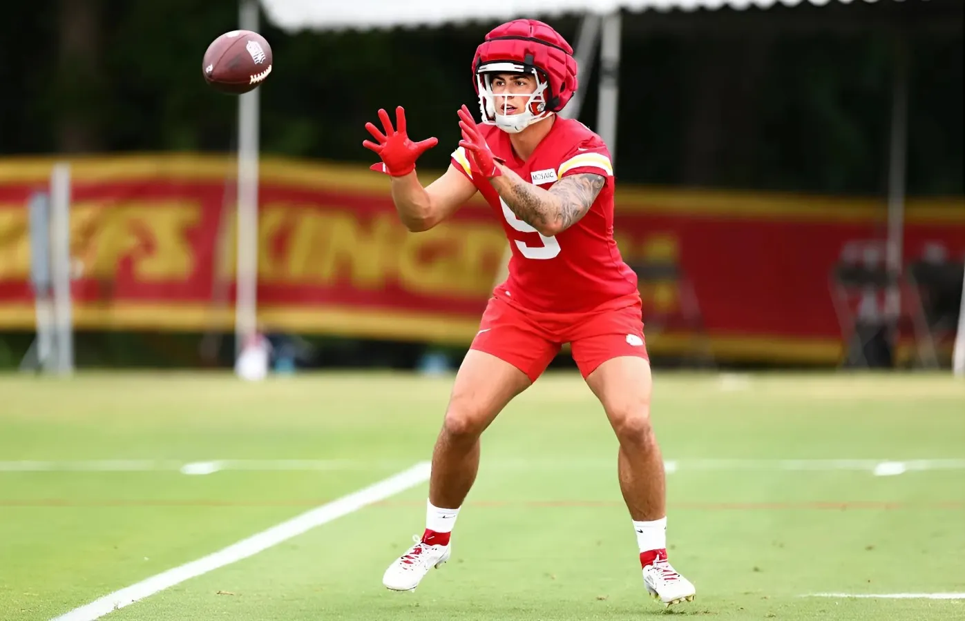 Louis Rees-Zammit's first Kansas City Chiefs training camp just got very serious