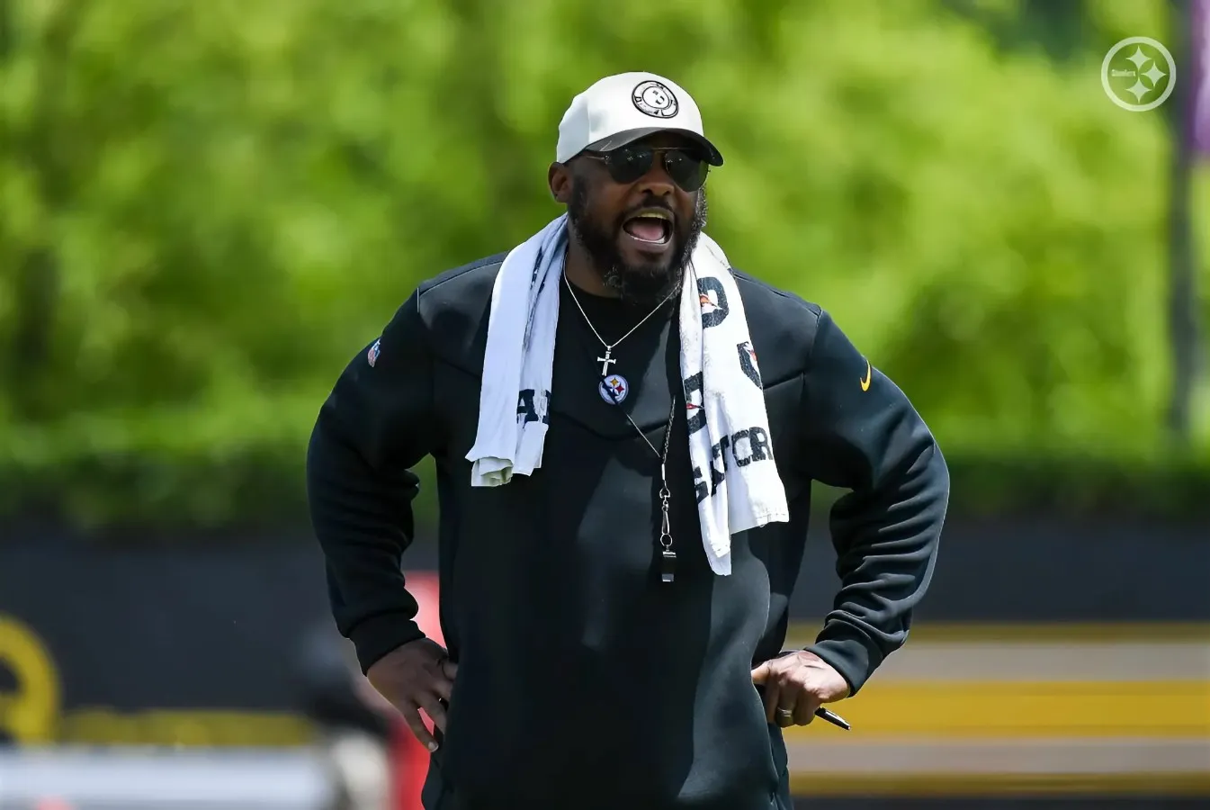 Steelers Need To Develop An Offensive Identity Quickly: 'Mike Tomlin Played Quarterback Roulette... And Lost'