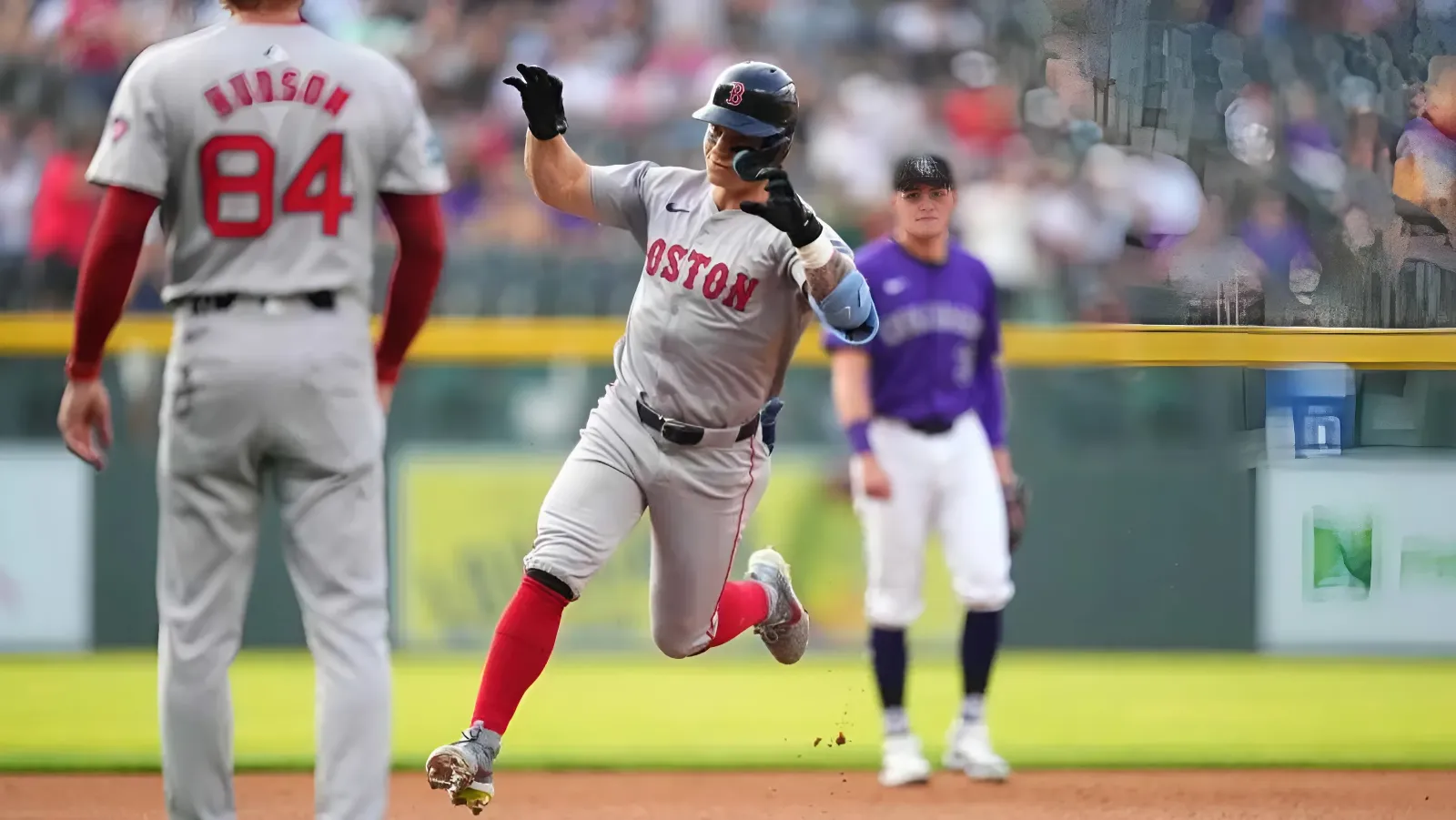 Tyler O'Neill's two homers send Red Sox past Rockies