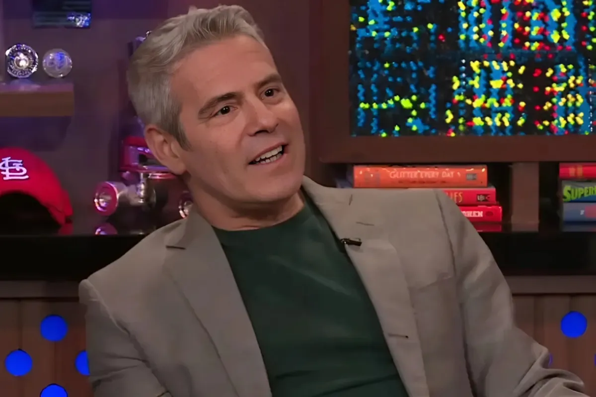 Andy Cohen Recalls Awkward Fan Interaction That Ended In Chaos: "Well, At Least You Got Your Picture!" ngocc