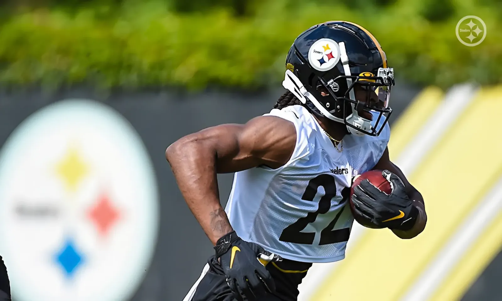 Steelers' Mike Tomlin Refuses To Respond To Najee Harris' Fearless Public Comments